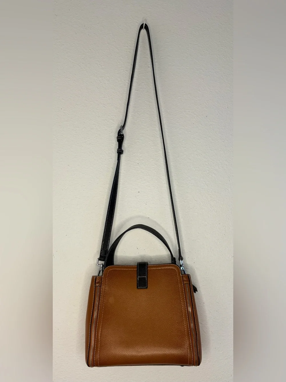 Classic Two-Tone Leather Top-Handle Bag - Tan & Dark Brown